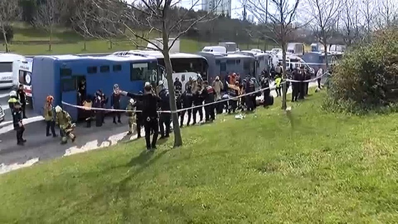 Cezaevi sevk araçları kaza yaptı