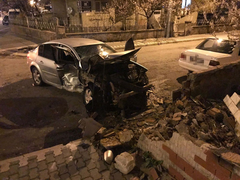 Kayseri'de otomobiller çarpıştı