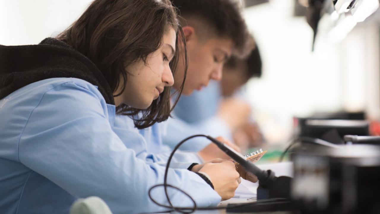 Meslek lisesi öğrencilerine kariyer desteği