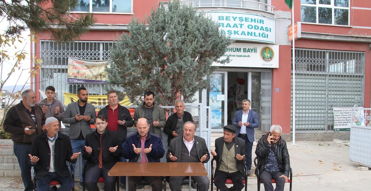 Beyşehirli çiftçiler yağmur duası etti
