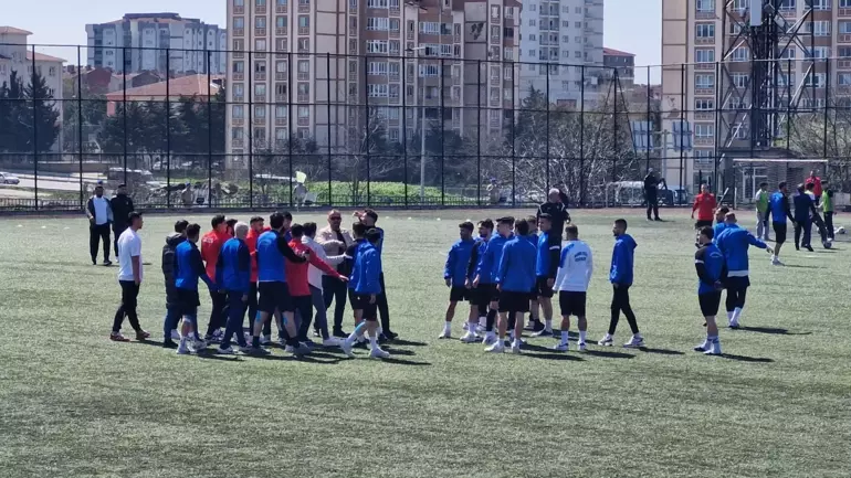 Süper Amatör Lig maçında gergin dakikalar