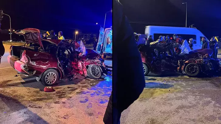 Mersin'de minibüs ile otomobil çarpıştı