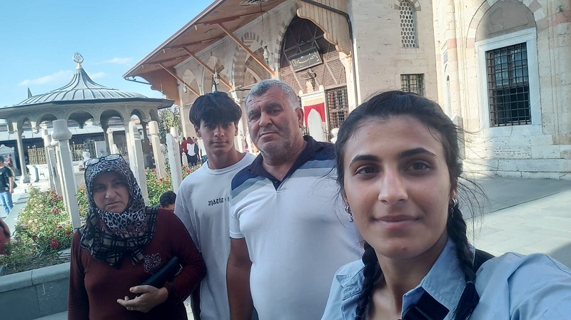 Aylardır Türkiye'ye dönemedi