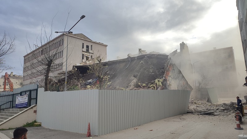 Tehlikeli bina yıkımına 160 bin lira ceza