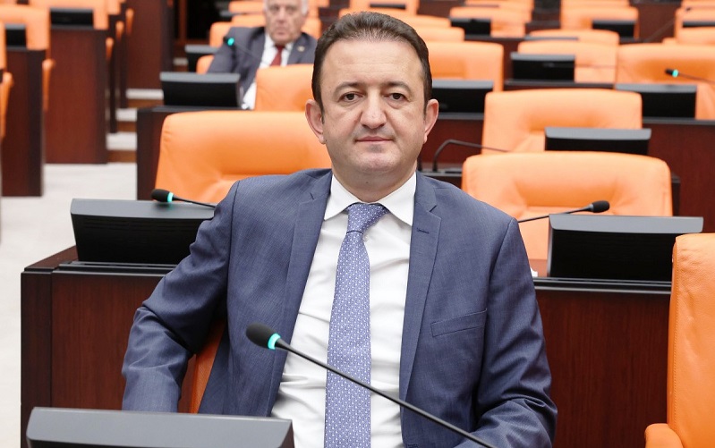 Polislerimizin yaşadığı sorunlar biran önce çözülmeli