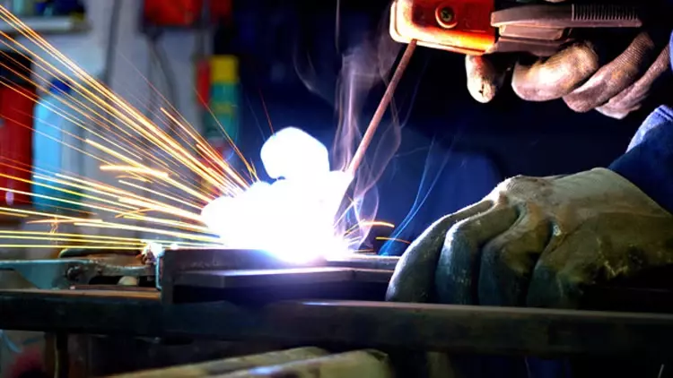 Sanayi üretimi şubatta arttı