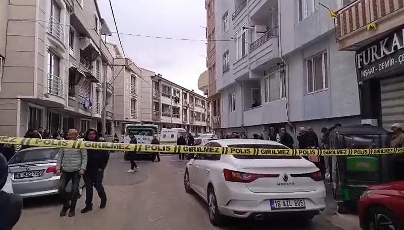 Evinde boğazı kesilerek öldürüldü