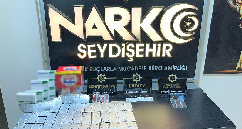 Bisküvi kutusundan uyuşturucu çıktı