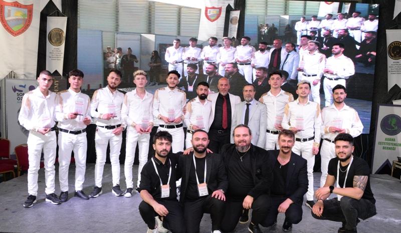 Konyalı berberler Adana'da şov yaptı