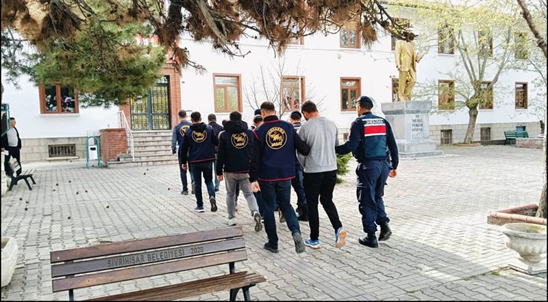 Çobanları hamama götürüp hayvanları çaldılar