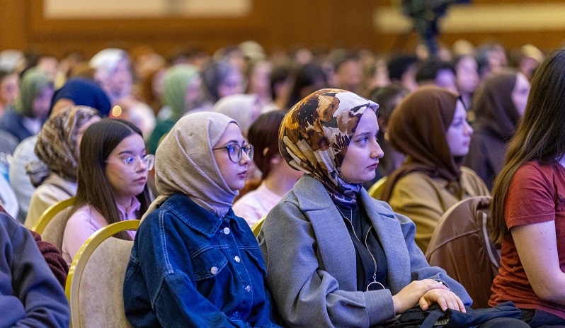 Üniversite adayları kampta buluştu