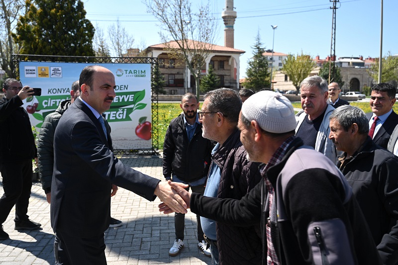 Çiftçiye meyve fidanı desteği