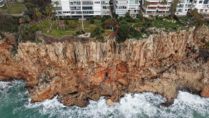 Falezlerdeki kaçak asansör ve baraka için yıkım kararı