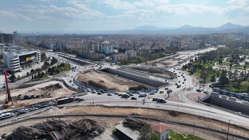 Kritik güzergaha köprülü kavşak yapılıyor