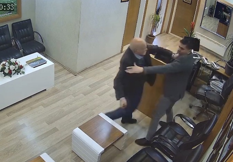 Belediye personeline satırlı saldırı