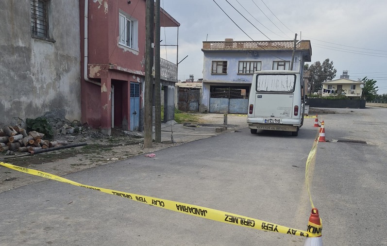 Aracını park etmek isterken oğlunun üzerinden geçti!