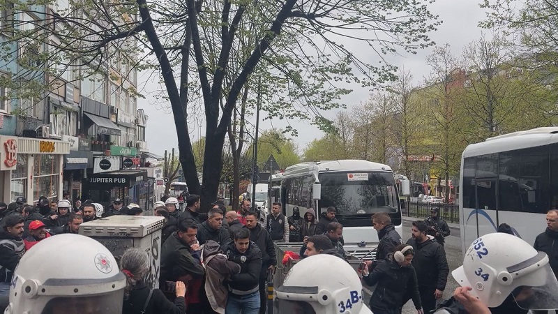 Beşiktaş'ta izinsiz gösteriye polis müdahale etti