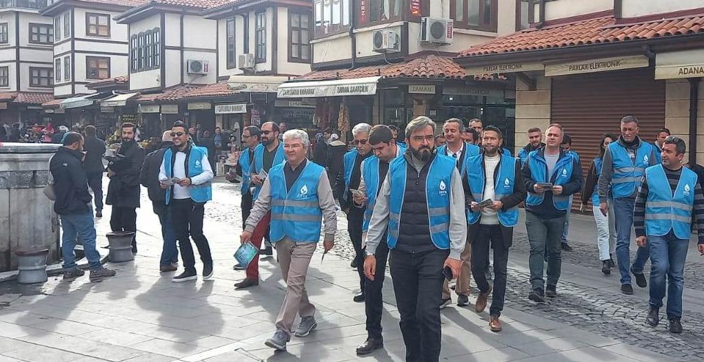 Deva Partisi mavi yeleklerle sahaya indi