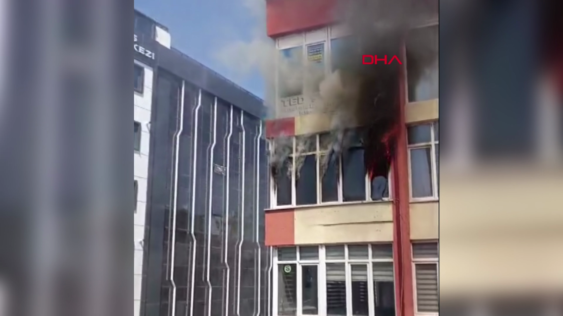 4 katlı apartmanda yangın paniği!