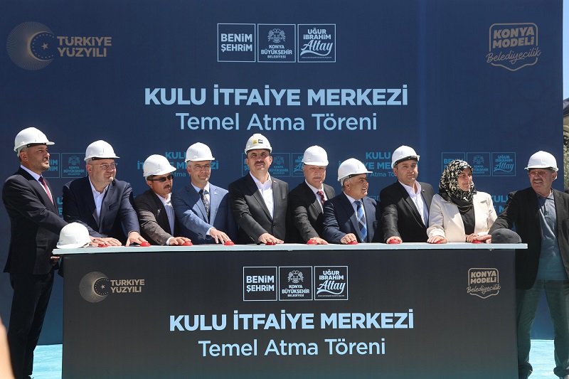 Başkan Altay ilçeleri ziyaret etti