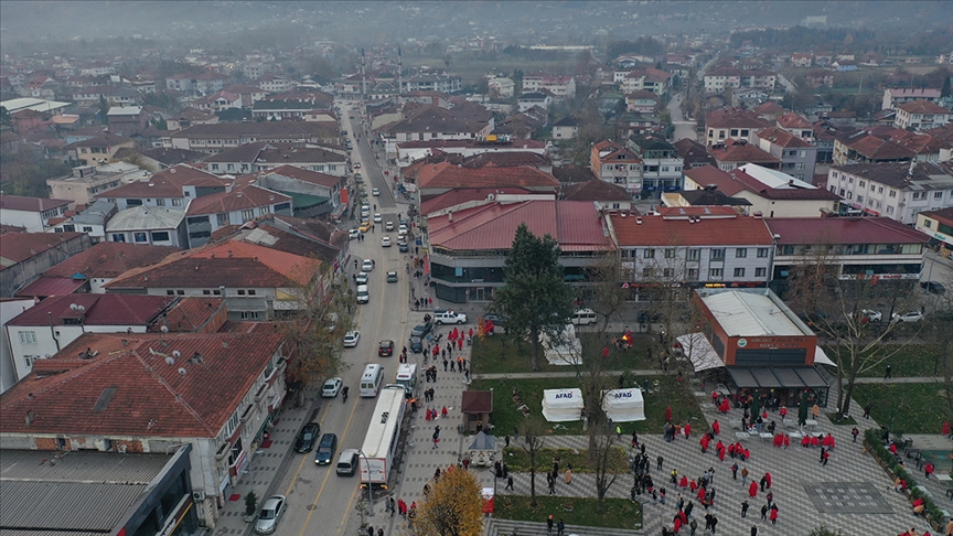 Deprem sırasında evden çıkarken düşen kişi hayatını kaybetti
