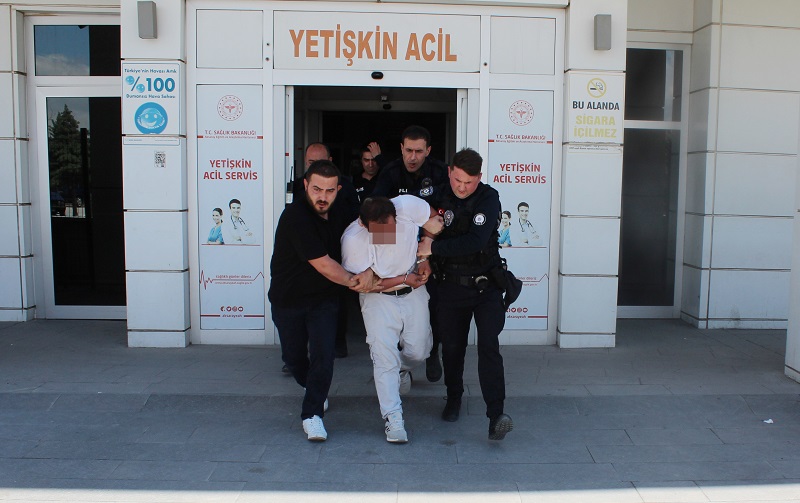 Firari hükümlü çatıda yakalandı