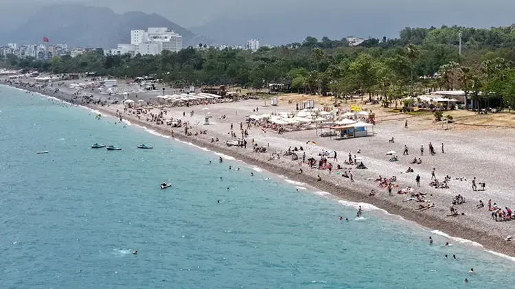 Antalya'da turizm sezonu açıldı
