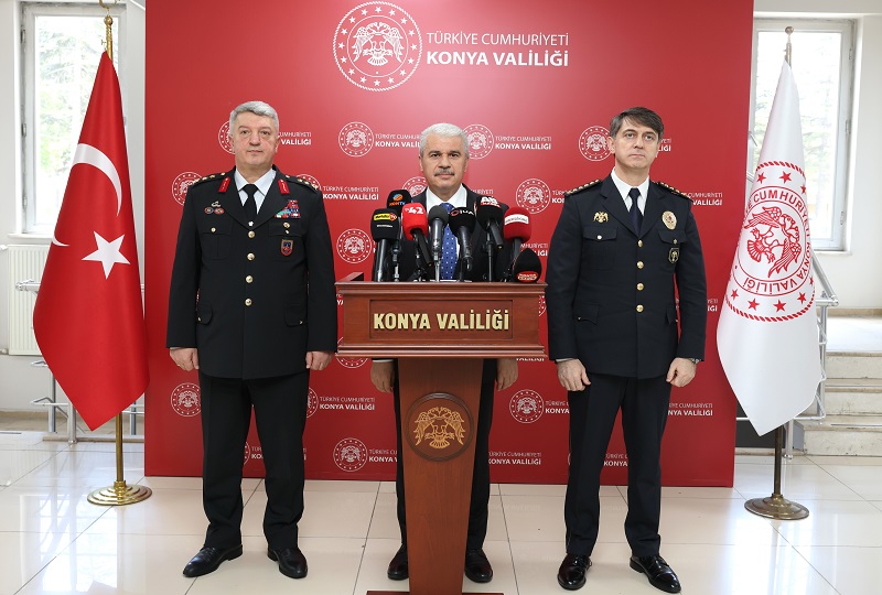 "Ekiplerimiz gece gündüz sahada"