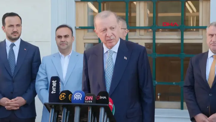 Erdoğan, bayram namazını Büyük Çamlıca Camii'nde kıldı