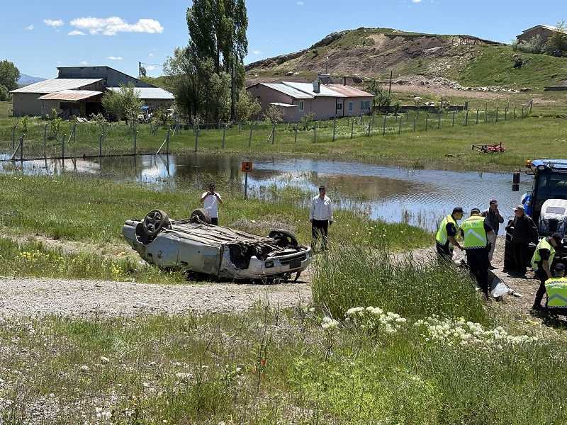 Otomobil şarampole devrildi; 3'ü ağır, 4 yaralı