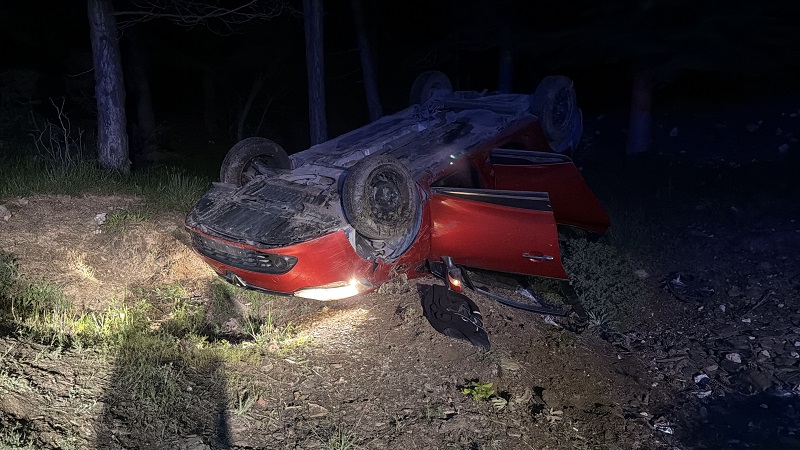 Virajı alamayan otomobil takla attı: 3 yaralı