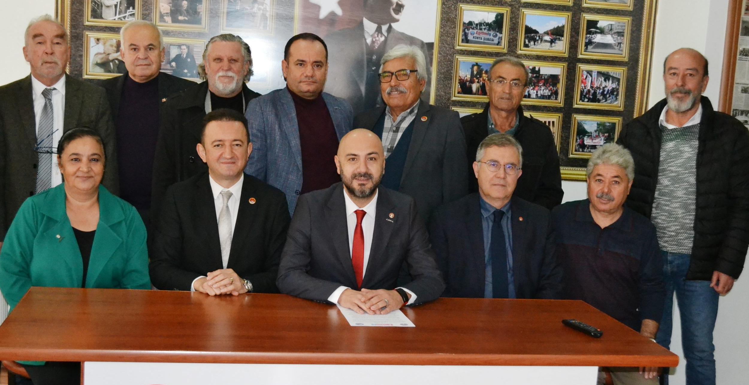 "Öğretmenlik mesleği giderek itibarsızlaştırılıyor"