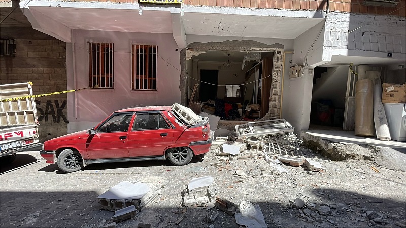 Şanlıurfa'da bir evde patlama meydana geldi