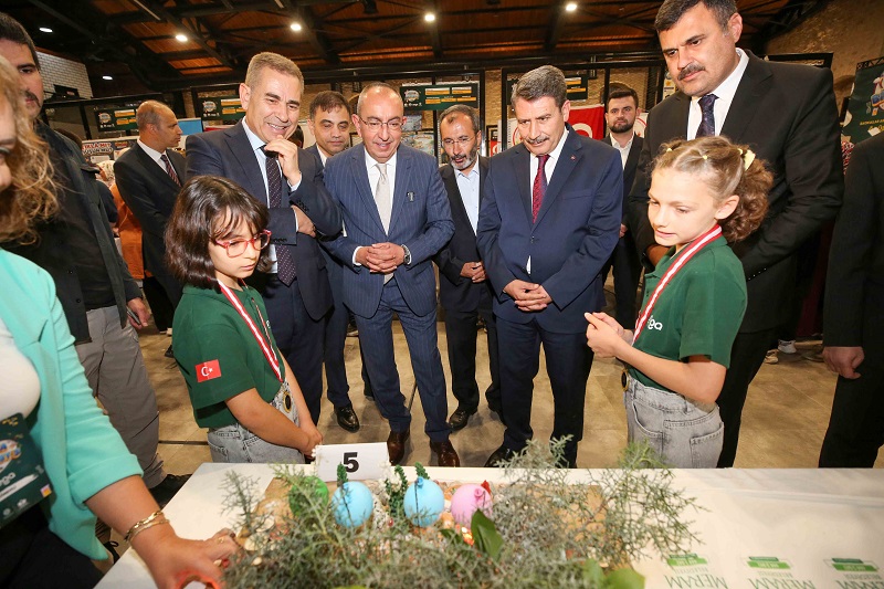 Bilim festivali nefesleri kesti