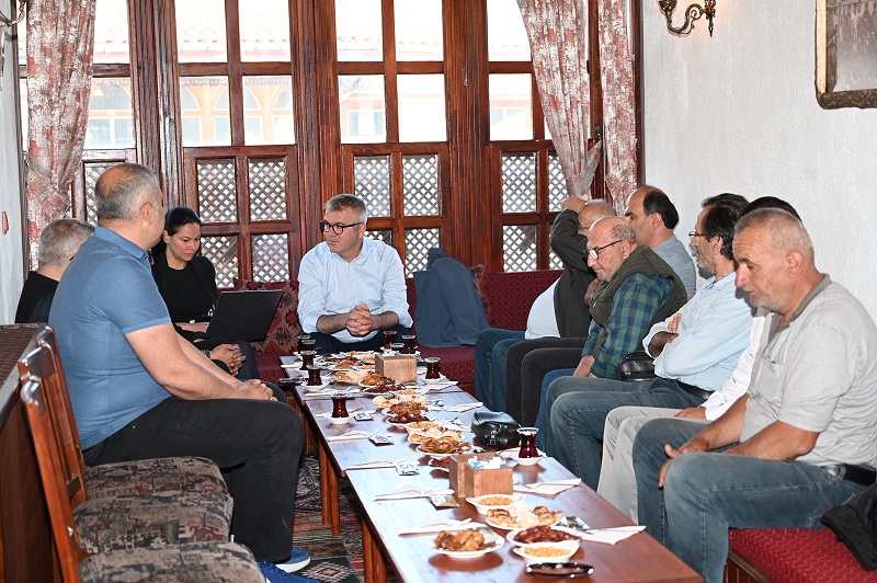 Ustaoğlu basın mensuplarını ağırladı