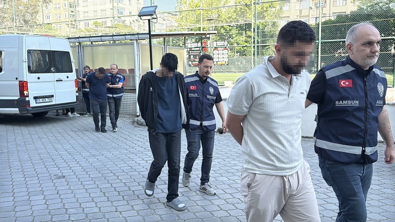 Kendilerini belediye başkanı olarak tanıtmışlar!