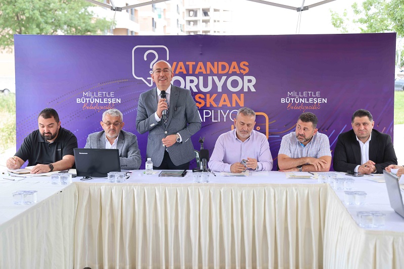 Başkan Kavuş vatandaşı dinliyor