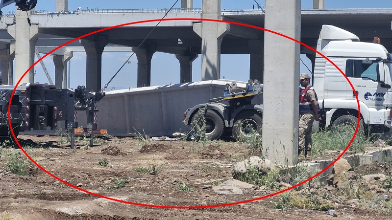 Beton blok işçilerin üzerine düştü: 1 ölü, 1 yaralı