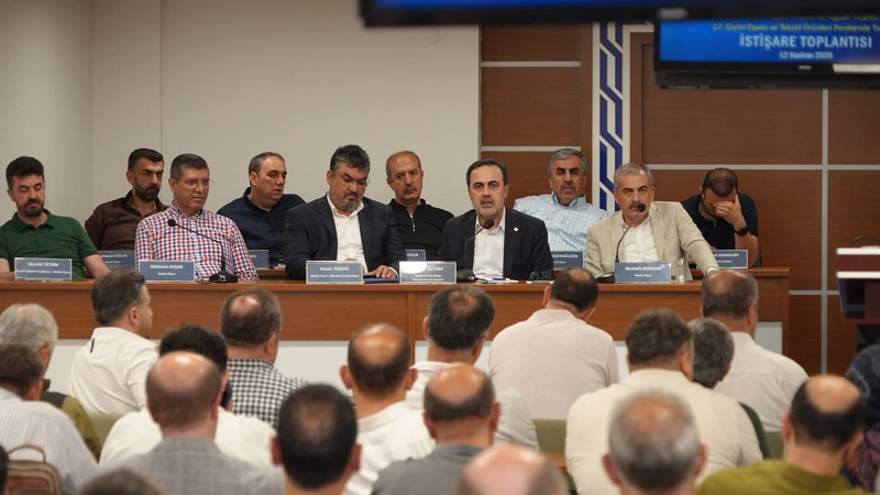 Tekstil sektörü masaya yatırıldı