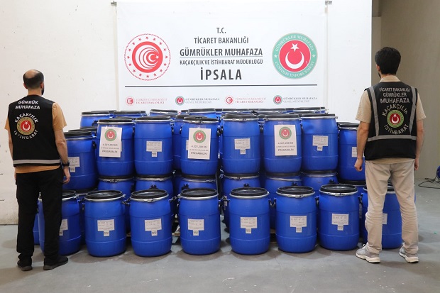 Gümrük Kapısı'nda 4 ton uyuşturucu ele geçirildi