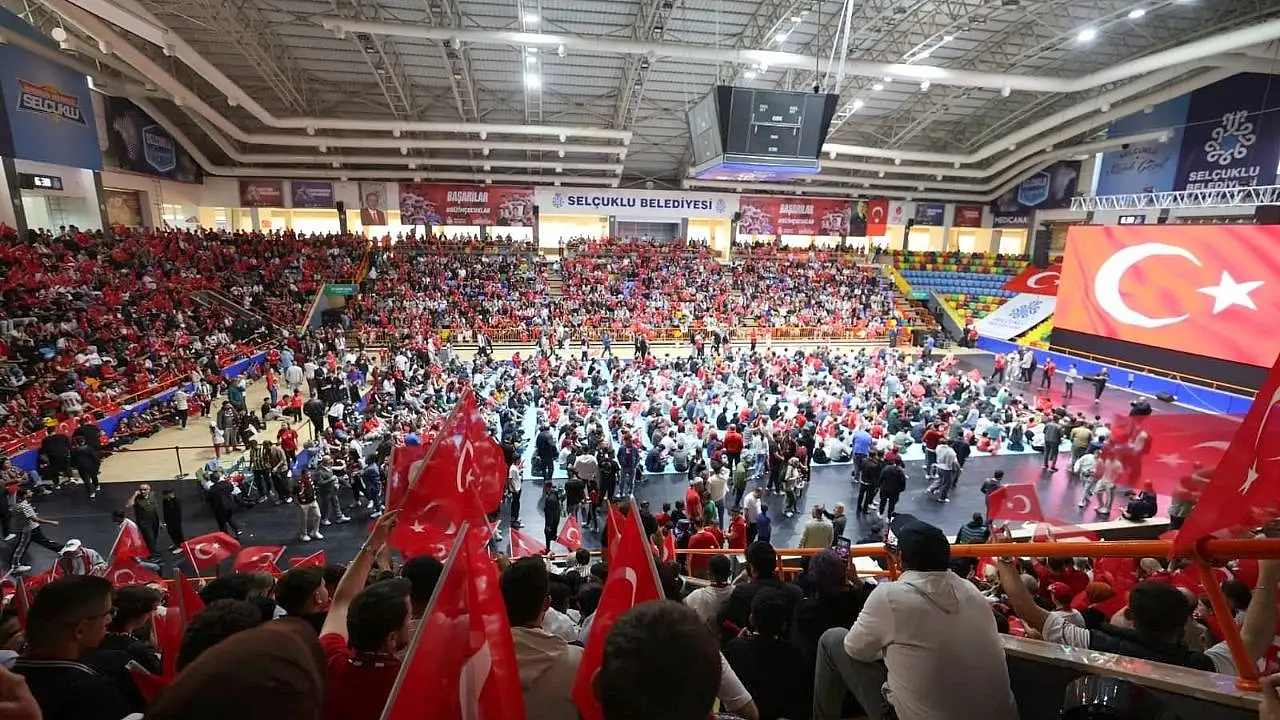 Milli maç heyecanı dev ekranda
