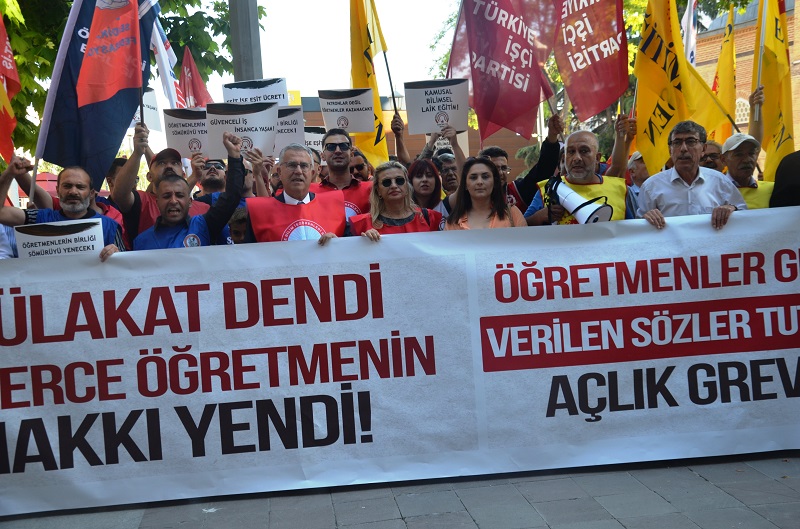 Atanamayan öğretmenler: "Verdiğiniz sözleri tutun"