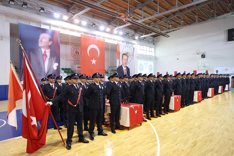 Polis adaylarının mezuniyet heyecanı