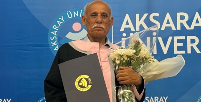 İkinci üniversiteyi sevinç gözyaşlarıyla bitirdi