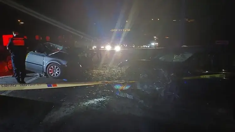 Otomobiller çarpıştı: 1 ölü, 5 yaralı