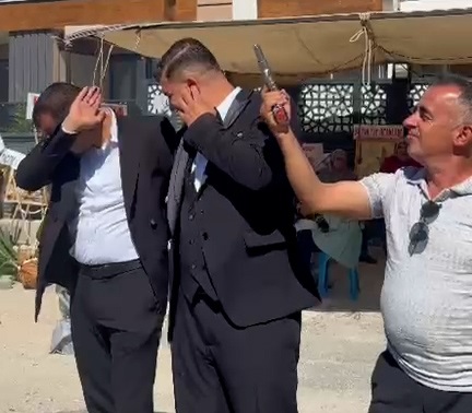 Düğünde davetliyi yaraladı