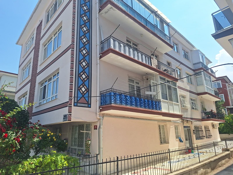 Emekli polis oğlunu öldürdü