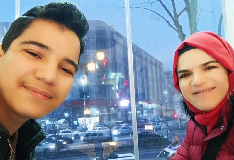 Boşandığı eşi ve oğlunu tüfekle öldürüp intihar etti
