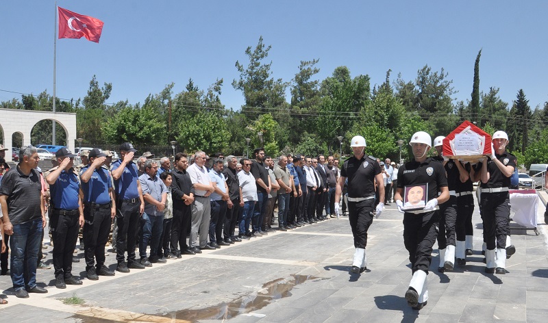 Oğlunun donör olduğu polis memuru öldü