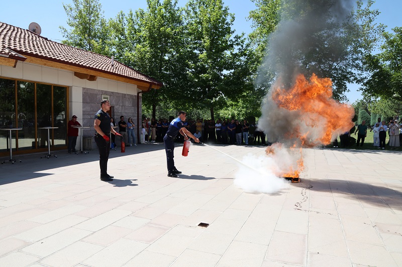 Belediye personeline yangın eğitimi